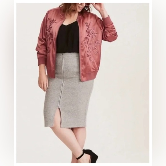 Torrid mauve embroidered bomber jacket - Picture 3 of 7